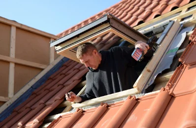 Pose de fenêtres de toit Velux à Cuzion